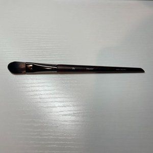 [FREE GIFT over $150] MAKEUP FOREVER Concealer Brush (176)